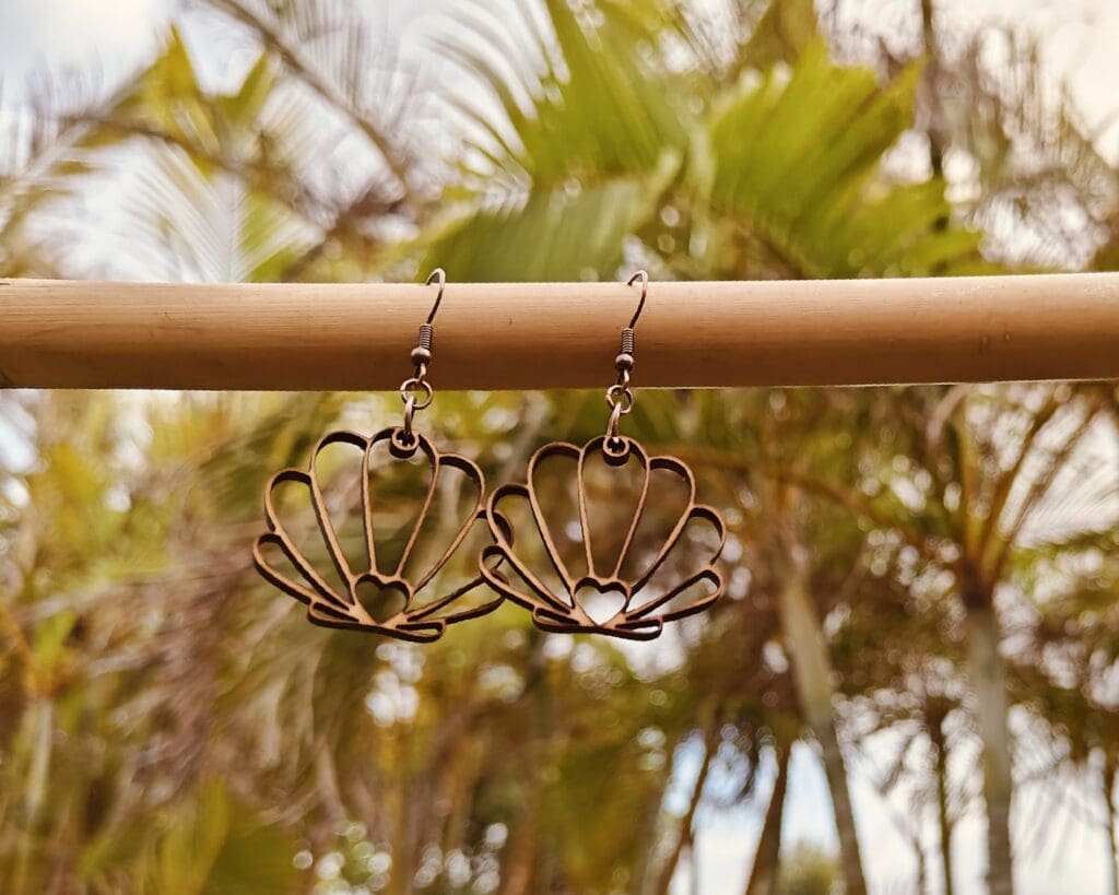 Ocean’s Love – Heart & Seashell Earrings